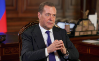 Медведев заявил о завершении «бурного романа европейцев с украинцами»